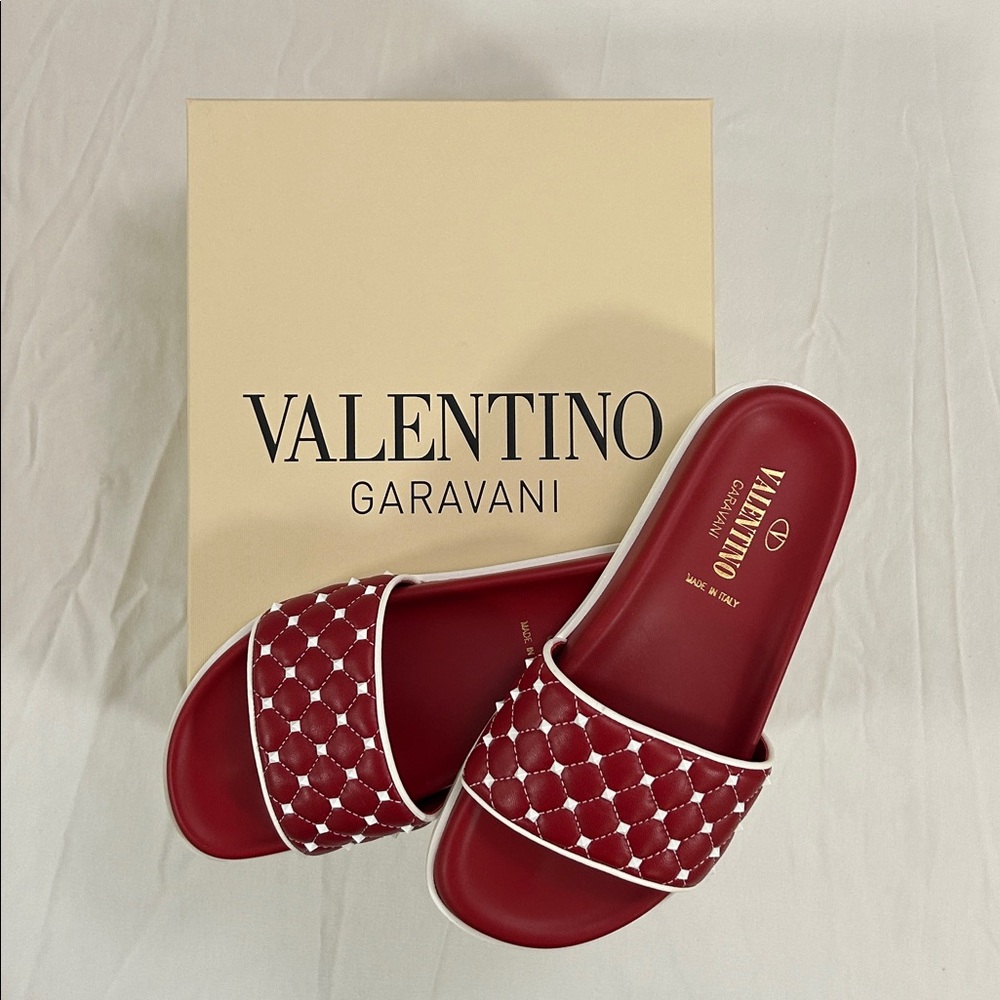 Valentino Garavani Rockstud Quilted Leather Slides red & white details. Size 36.